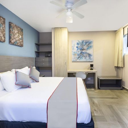 Bfh Attraction Deluxe Hotel 普拉亚卡门 外观 照片