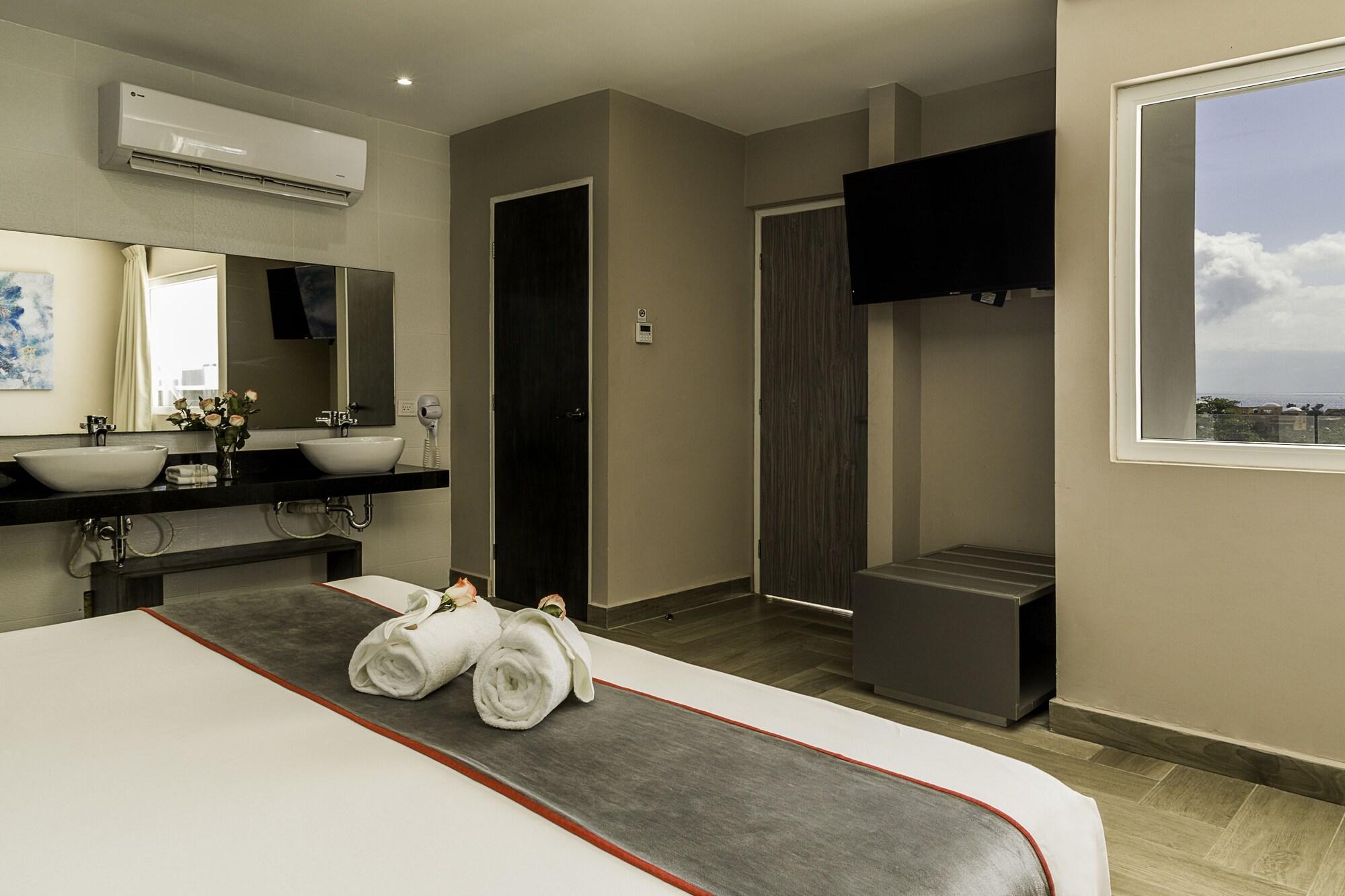 Bfh Attraction Deluxe Hotel 普拉亚卡门 外观 照片